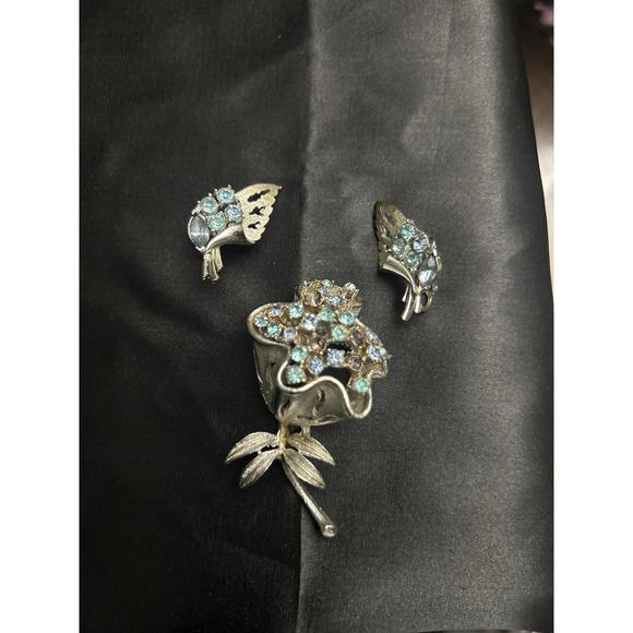 Coro Jewelry - SIGNED Coro Vintage Mid-Century Blue Rhinestone Brooch & Clip Earrings Set